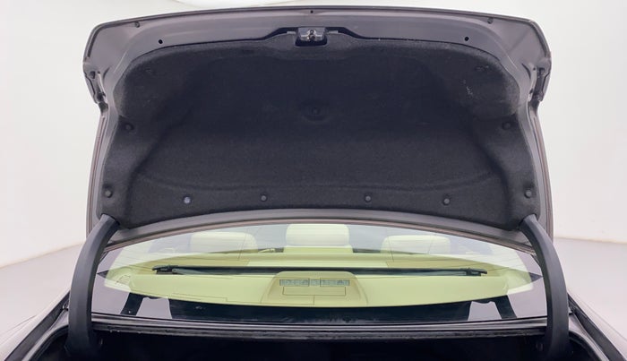 2015 Toyota Camry HYBRID AT, Petrol, Automatic, 1,52,145 km, Boot Door Open