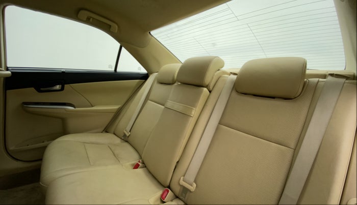 2015 Toyota Camry HYBRID AT, Petrol, Automatic, 1,52,145 km, Right Side Rear Door Cabin