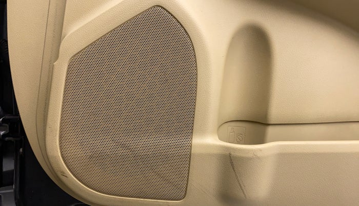 2015 Toyota Camry HYBRID AT, Petrol, Automatic, 1,52,145 km, Speaker