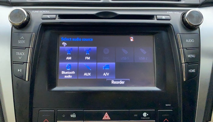 2015 Toyota Camry HYBRID AT, Petrol, Automatic, 1,52,145 km, Infotainment System