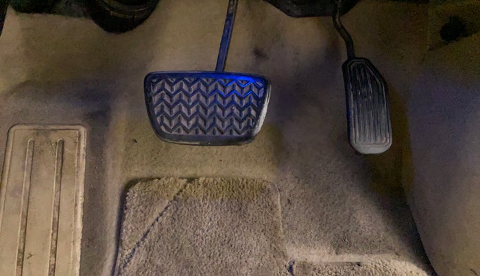 2015 Toyota Camry HYBRID AT, Petrol, Automatic, 1,52,145 km, Pedals