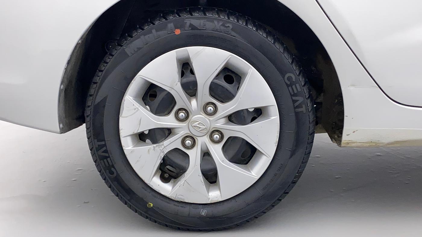 2017 Hyundai Xcent S 1.2, Petrol, Manual, 61,118 km, Right Rear Wheel