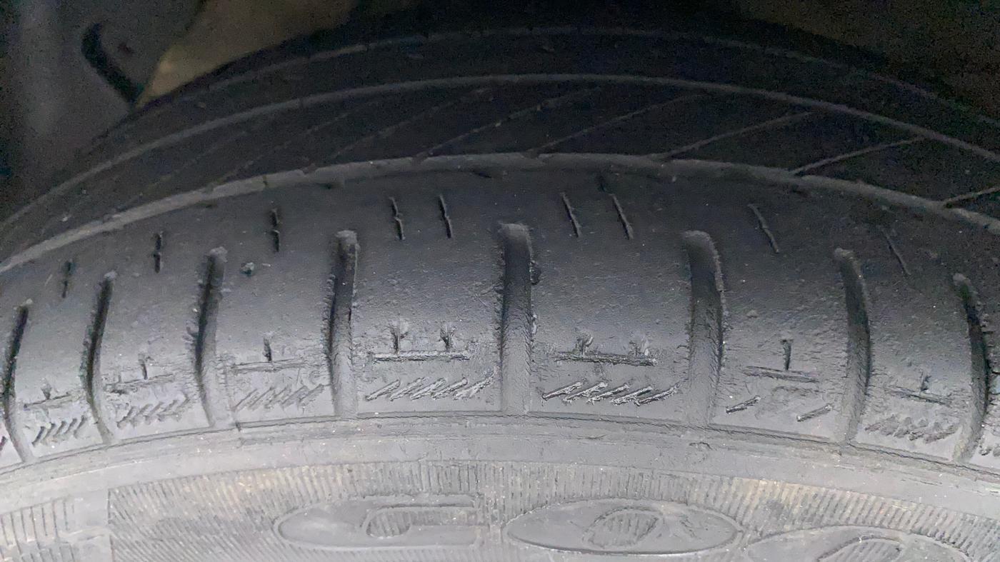 2017 Hyundai Xcent S 1.2, Petrol, Manual, 61,118 km, Left Front Tyre Tread