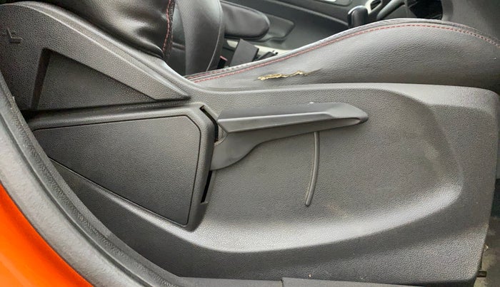 2014 Ford Ecosport TITANIUM 1.5L DIESEL (OPT), Diesel, Manual, 84,949 km, Driver Side Adjustment Panel