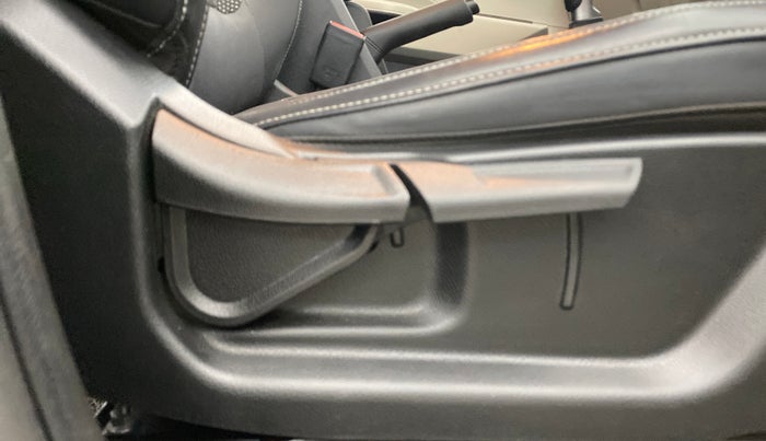 2022 KIA CARENS PRESTIGE 1.5 PETROL 7 STR, CNG, Manual, 14,845 km, Driver Side Adjustment Panel