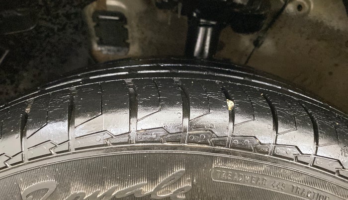 2022 KIA CARENS PRESTIGE 1.5 PETROL 7 STR, CNG, Manual, 14,845 km, Left Front Tyre Tread