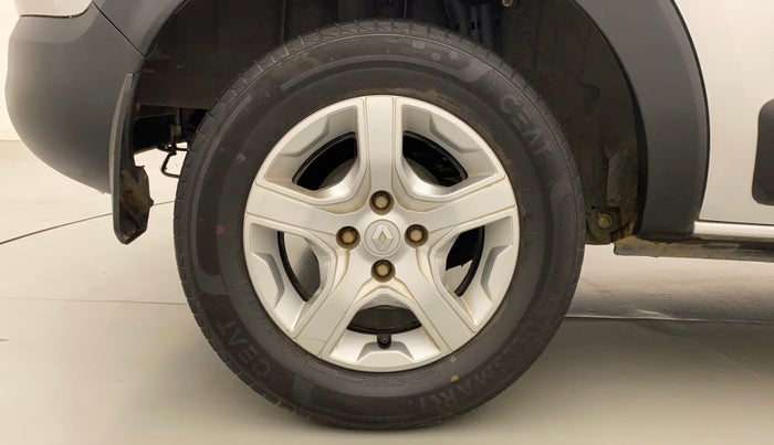2019 Renault TRIBER RXZ, Petrol, Manual, 35,996 km, Right Rear Wheel