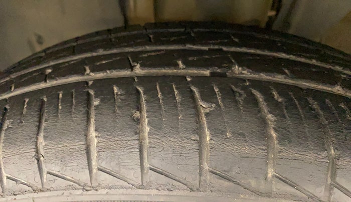 2019 Renault TRIBER RXZ, Petrol, Manual, 35,996 km, Left Front Tyre Tread