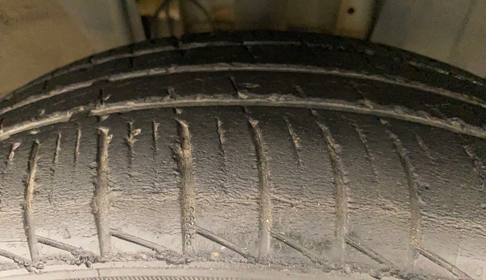 2019 Renault TRIBER RXZ, Petrol, Manual, 35,996 km, Right Front Tyre Tread