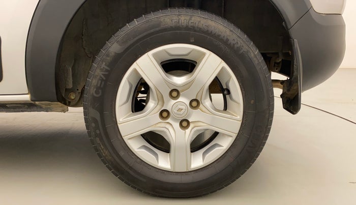 2019 Renault TRIBER RXZ, Petrol, Manual, 35,996 km, Left Rear Wheel