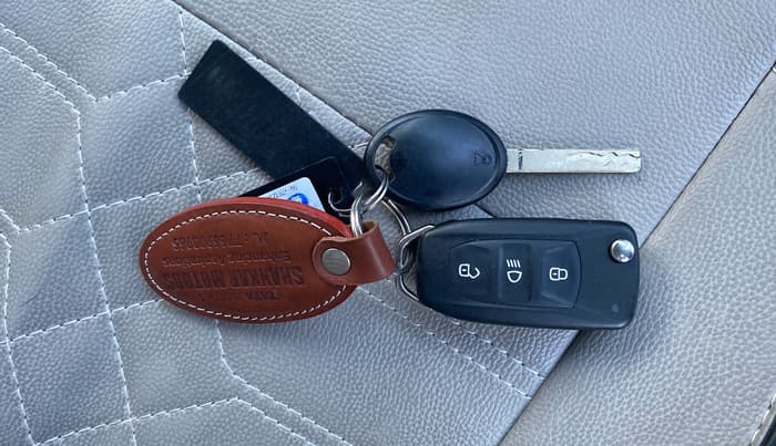 2024 Tata TIGOR XZ CNG, CNG, Manual, 17,640 km, Key Close Up