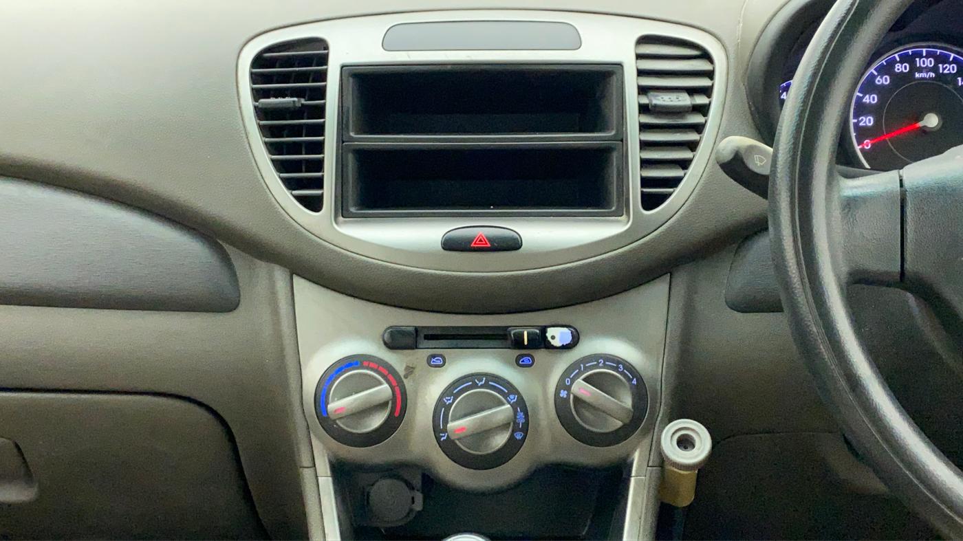 2011 Hyundai i10 MAGNA 1.2, Petrol, Manual, 45,796 km, Air Conditioner
