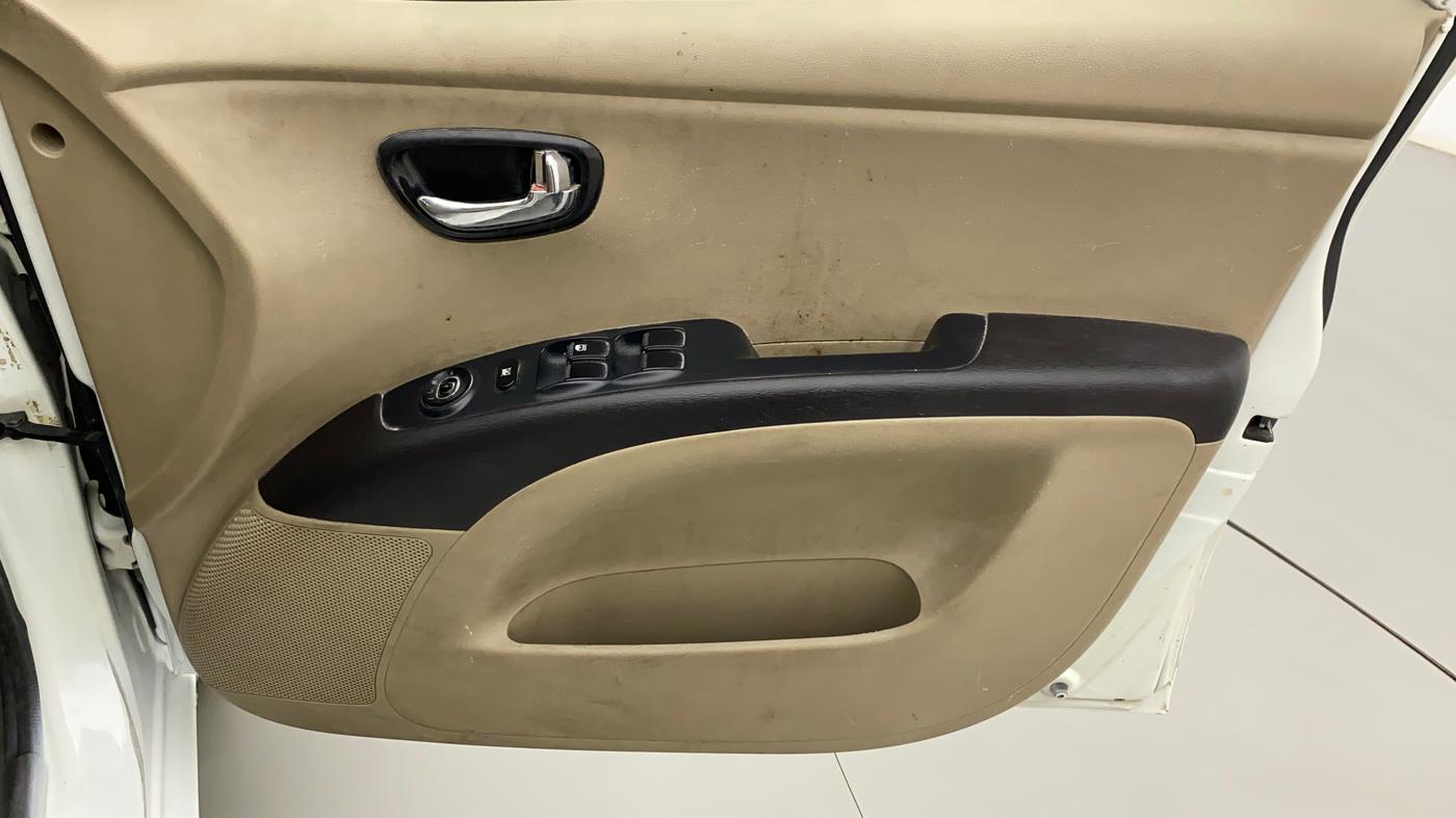 2011 Hyundai i10 MAGNA 1.2, Petrol, Manual, 45,796 km, Driver Side Door Panels Control