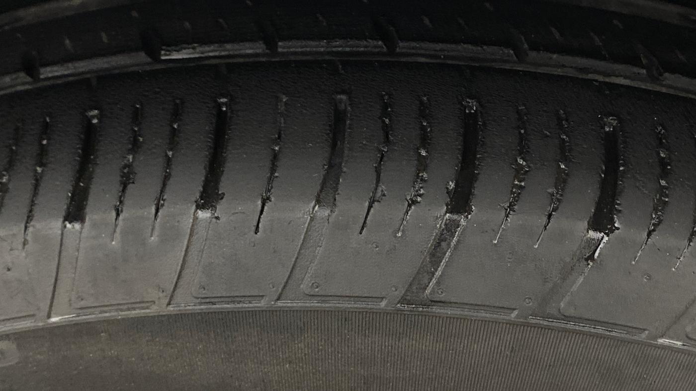 2022 Tata Harrier XZA PLUS 2.0L DUAL TONE, Diesel, Automatic, 92,284 km, Right Front Tyre Tread