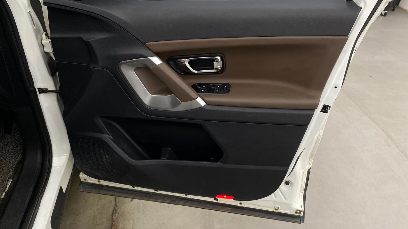 2022 Tata Harrier XZA PLUS 2.0L DUAL TONE, Diesel, Automatic, 92,284 km, Driver Side Door Panels Control