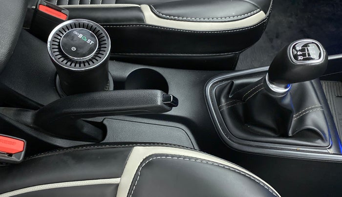 2022 Hyundai NEW I20 ASTA (O) 1.2 MT, Petrol, Manual, 19,783 km, Gear Lever