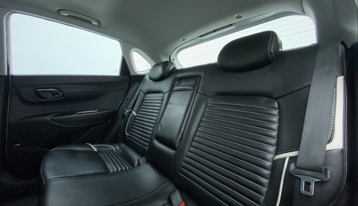 2022 Hyundai NEW I20 ASTA (O) 1.2 MT, Petrol, Manual, 19,783 km, Right Side Rear Door Cabin