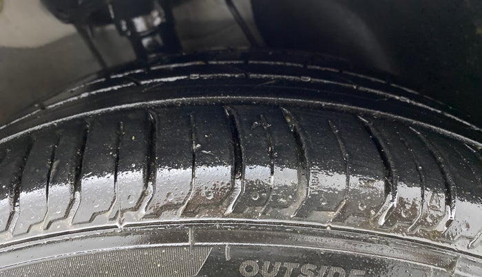 2022 Hyundai NEW I20 ASTA (O) 1.2 MT, Petrol, Manual, 19,783 km, Right Front Tyre Tread