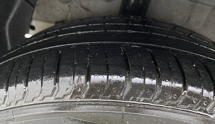 2022 Hyundai NEW I20 ASTA (O) 1.2 MT, Petrol, Manual, 19,783 km, Right Rear Tyre Tread
