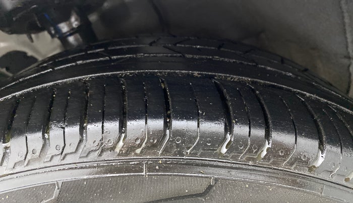 2022 Hyundai NEW I20 ASTA (O) 1.2 MT, Petrol, Manual, 19,783 km, Left Front Tyre Tread