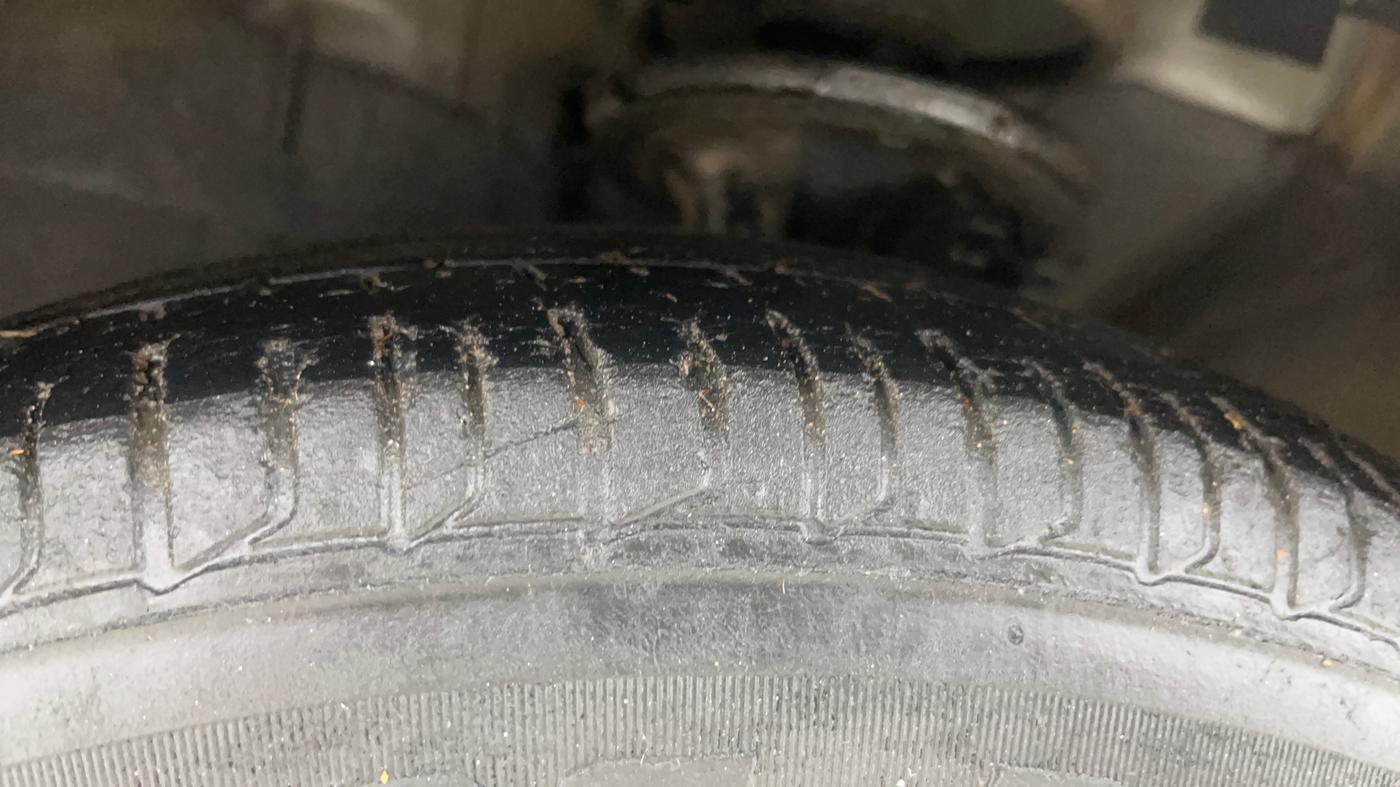 2014 Hyundai i10 MAGNA 1.1, Petrol, Manual, 65,506 km, Left Front Tyre Tread