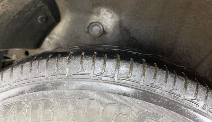 2014 Hyundai i10 MAGNA 1.1, Petrol, Manual, 65,308 km, Right Rear Tyre Tread