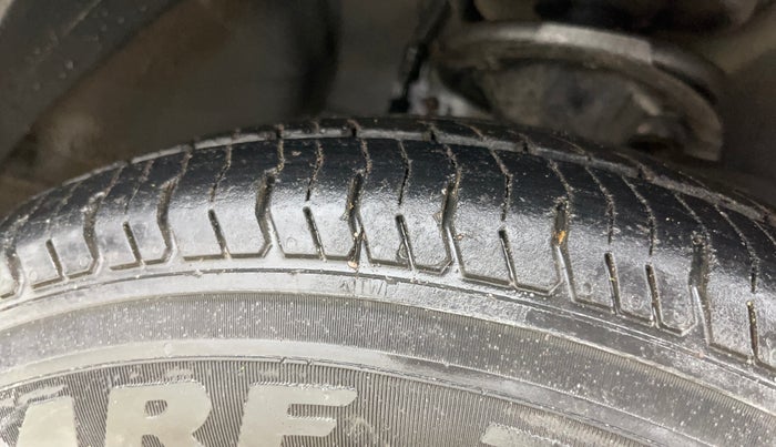 2014 Hyundai i10 MAGNA 1.1, Petrol, Manual, 65,308 km, Right Front Tyre Tread