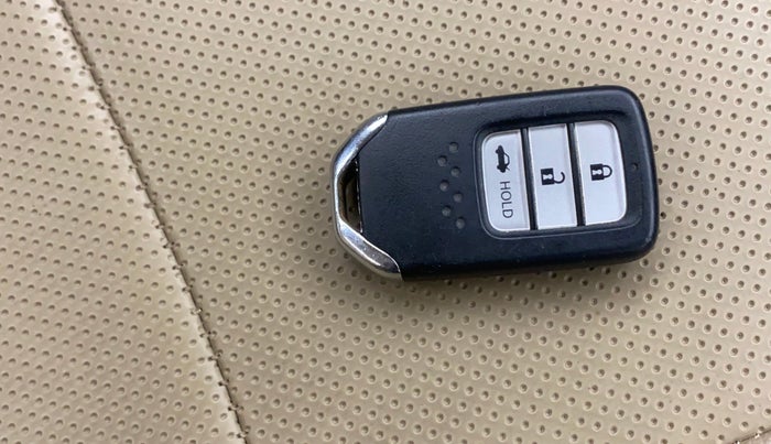 2021 Honda Amaze 1.2L I-VTEC VX CVT, Petrol, Automatic, 48,343 km, Key Close Up