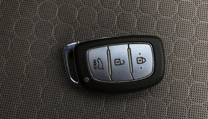 2016 Hyundai Elite i20 ASTA 1.2 (O), Petrol, Manual, 57,144 km, Key Close Up