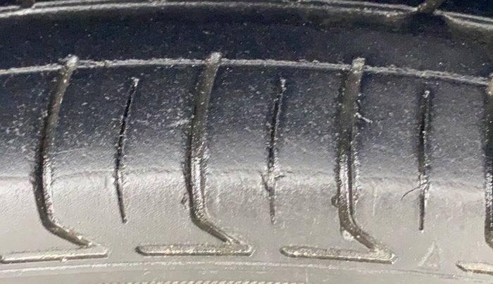 2016 Hyundai Elite i20 ASTA 1.2 (O), Petrol, Manual, 57,144 km, Right Front Tyre Tread