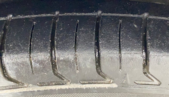 2016 Hyundai Elite i20 ASTA 1.2 (O), Petrol, Manual, 57,144 km, Left Front Tyre Tread