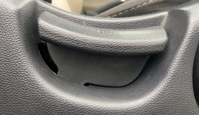 2016 Hyundai Elite i20 ASTA 1.2 (O), Petrol, Manual, 57,144 km, Driver Side Adjustment Panel