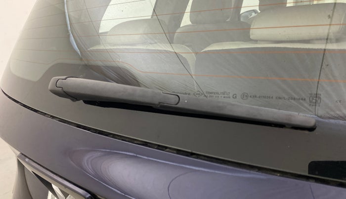 2024 Mahindra XUV700 AX 7 Luxury Pack Petrol AT 6 STR, Petrol, Automatic, 2,678 km, Rear Wiper