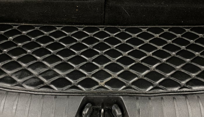 2024 Mahindra XUV700 AX 7 Luxury Pack Petrol AT 6 STR, Petrol, Automatic, 2,678 km, Boot Inside