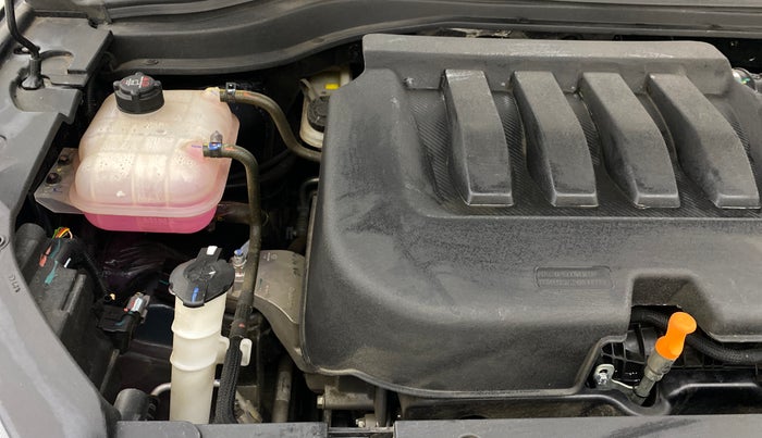 2024 Mahindra XUV700 AX 7 Luxury Pack Petrol AT 6 STR, Petrol, Automatic, 2,678 km, Engine View - Right