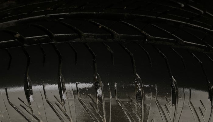 2024 Mahindra XUV700 AX 7 Luxury Pack Petrol AT 6 STR, Petrol, Automatic, 2,678 km, Left Rear Tyre Tread