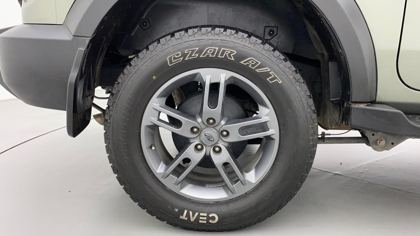 2021 Mahindra Thar LX D 4WD AT CONVERTIBLE, Diesel, Automatic, 8,196 km, Right Rear Wheel