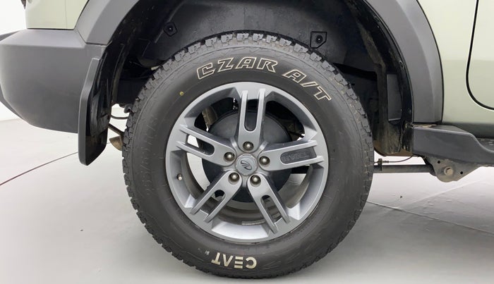 2021 Mahindra Thar LX D 4WD AT CONVERTIBLE, Diesel, Automatic, 8,196 km, Right Rear Wheel