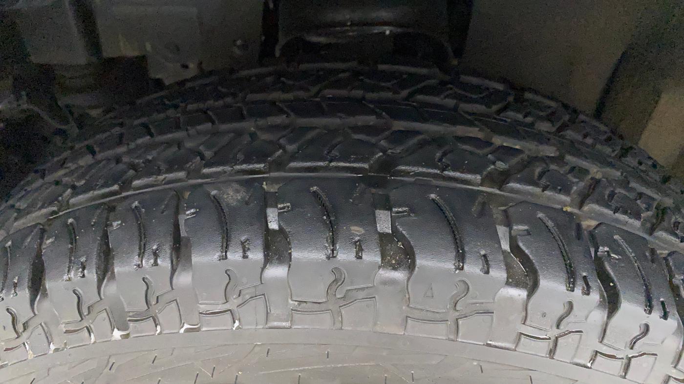 2021 Mahindra Thar LX D 4WD AT CONVERTIBLE, Diesel, Automatic, 8,196 km, Left Front Tyre Tread