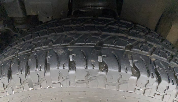 2021 Mahindra Thar LX D 4WD AT CONVERTIBLE, Diesel, Automatic, 8,196 km, Left Front Tyre Tread
