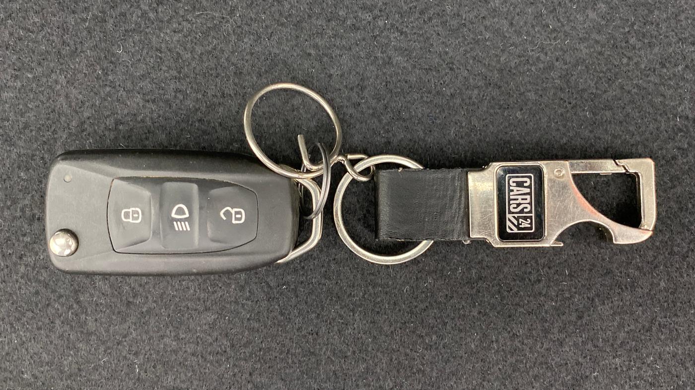 2018 Tata TIAGO NRG PETROL, Petrol, Manual, 10,552 km, Key Close Up