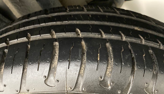 2018 Tata TIAGO NRG PETROL, Petrol, Manual, 10,552 km, Right Rear Tyre Tread