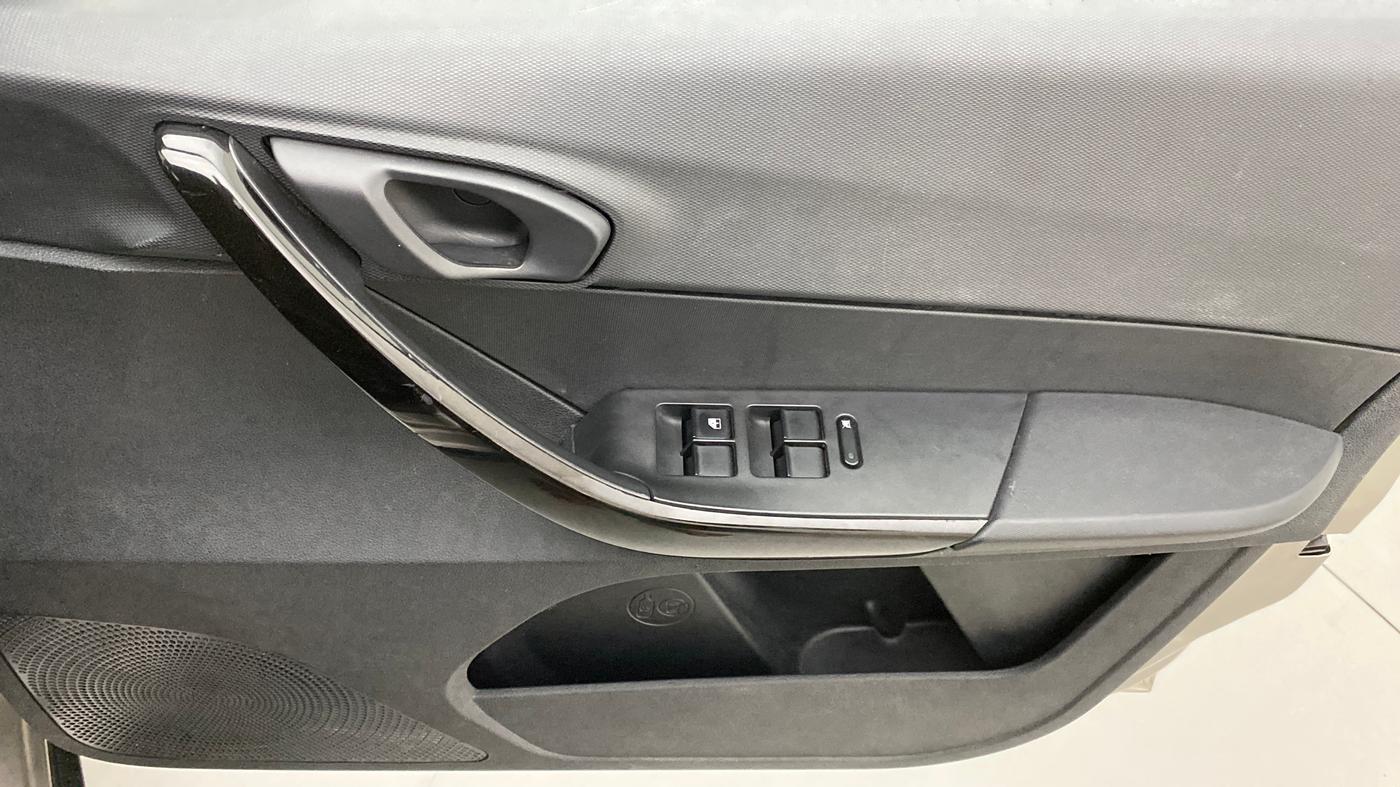 2018 Tata TIAGO NRG PETROL, Petrol, Manual, 10,552 km, Driver Side Door Panels Control