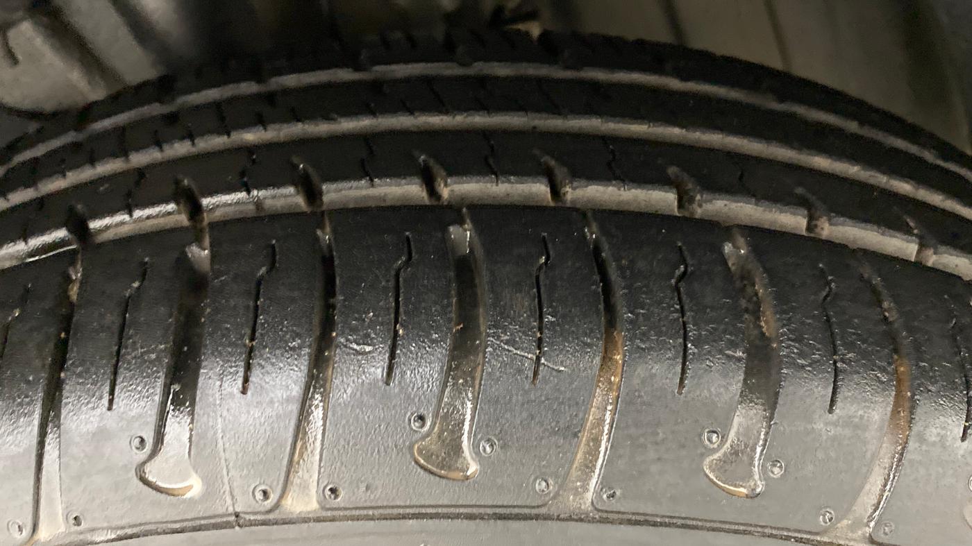 2018 Tata TIAGO NRG PETROL, Petrol, Manual, 10,552 km, Right Front Tyre Tread