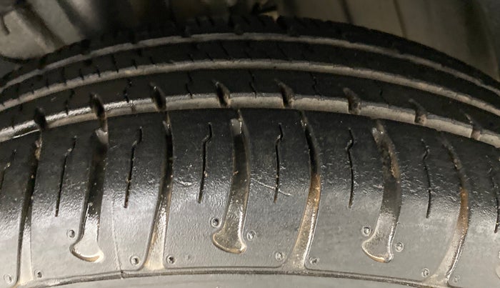 2018 Tata TIAGO NRG PETROL, Petrol, Manual, 10,552 km, Right Front Tyre Tread