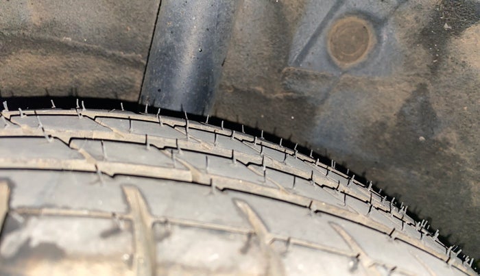 2014 Hyundai Xcent S 1.2, Petrol, Manual, 72,265 km, Right Rear Tyre Tread