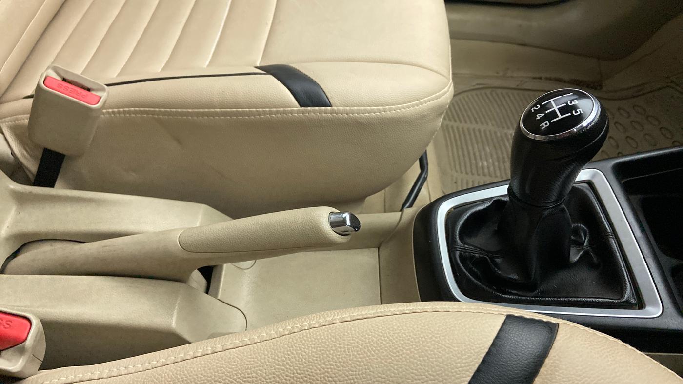 2018 Maruti Dzire VDI, Diesel, Manual, 64,722 km, Gear Lever