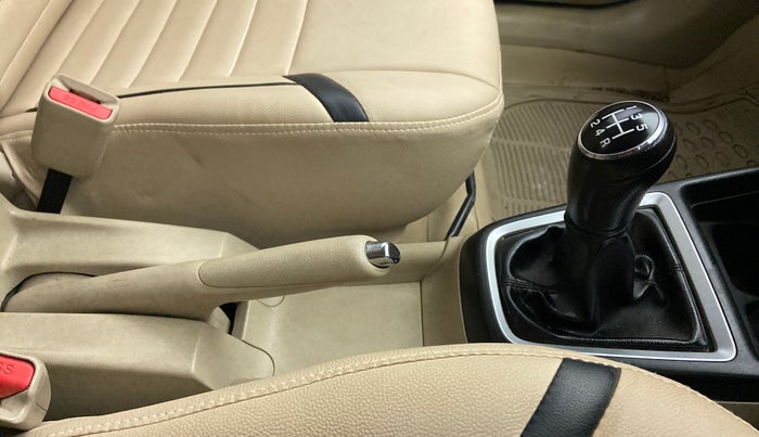 2018 Maruti Dzire VDI, Diesel, Manual, 64,722 km, Gear Lever