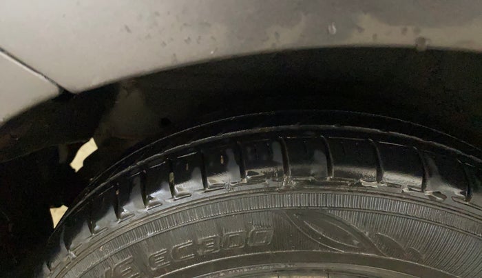 2014 Hyundai i10 MAGNA 1.1, Petrol, Manual, 33,275 km, Right Rear Tyre Tread