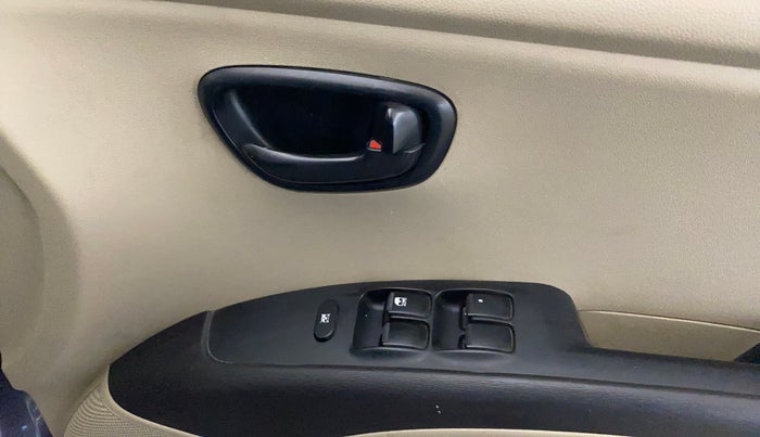 2014 Hyundai i10 MAGNA 1.1, Petrol, Manual, 33,275 km, Driver Side Door Panels Control